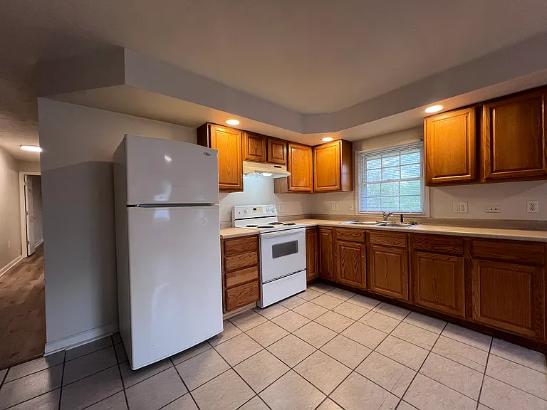 325 S Courtland Ave #4 — Photo 6