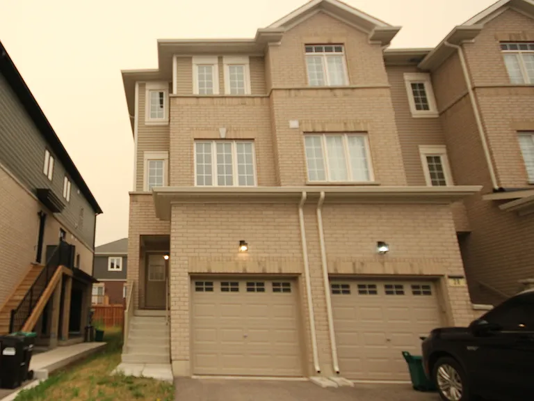 30 Wagon Ln — Photo 2