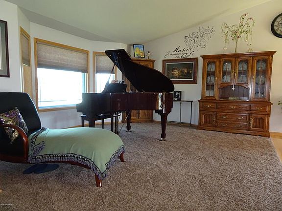 5th image of 1935 Street Cir S #35