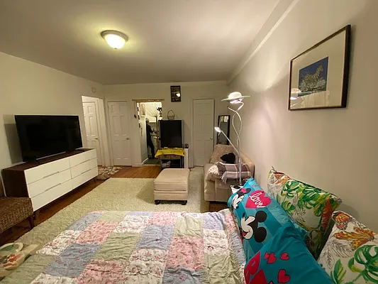 Rented by Compass | media 22