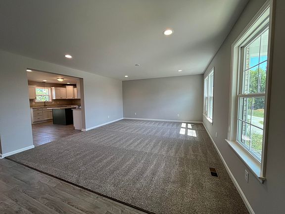 4th image of 1413 Brookline Ct