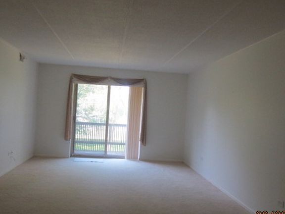 2nd image of 512 Redondo Dr APT 208