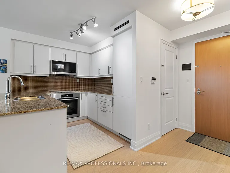 1 Bedford Rd #515 — Photo 14