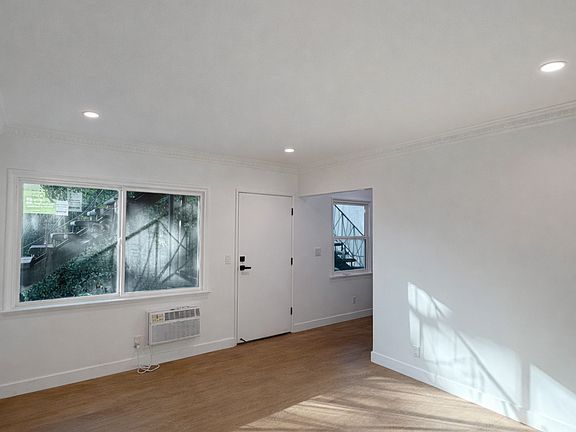4th image of 7235 Hampton Ave #2