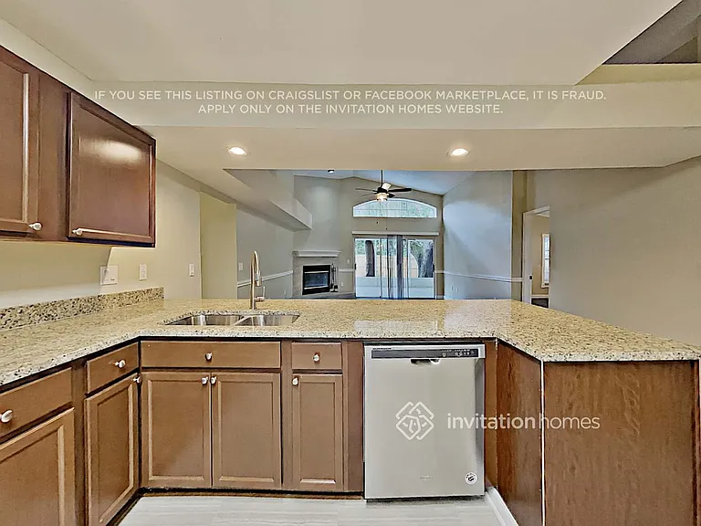 1341 Gangplank Dr — Photo 8
