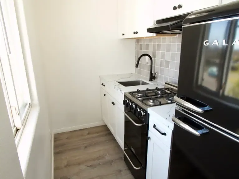 2306 Chalcedony St — Photo 36