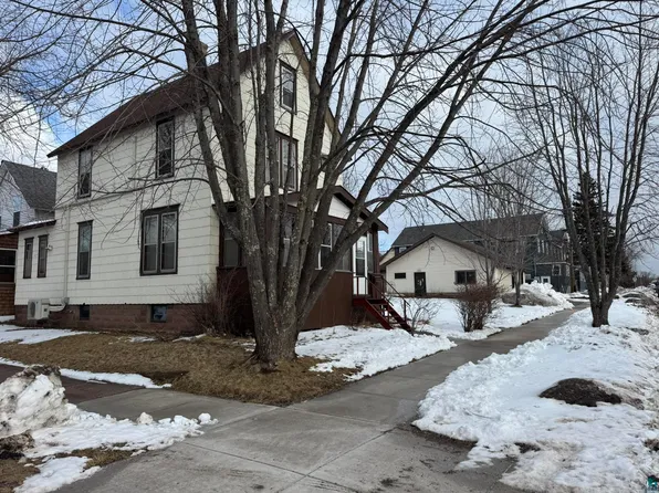 301 8th St, Two Harbors, MN 55616