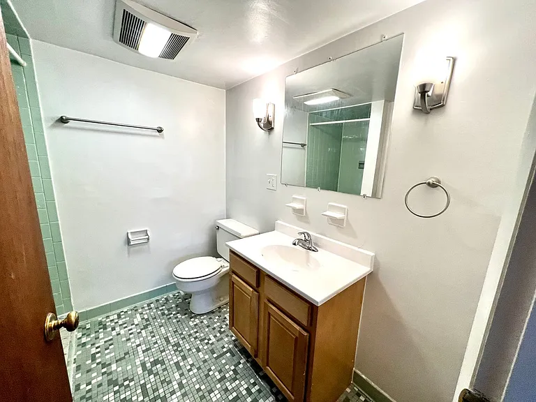 2703 Voelkel Ave — Photo 25