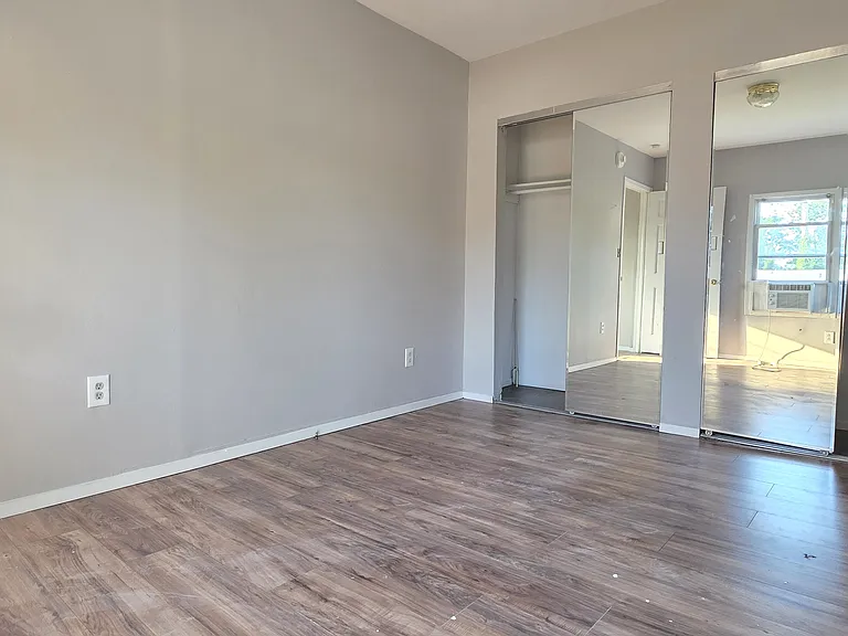50-56 Bayville Ave #5 — Photo 8