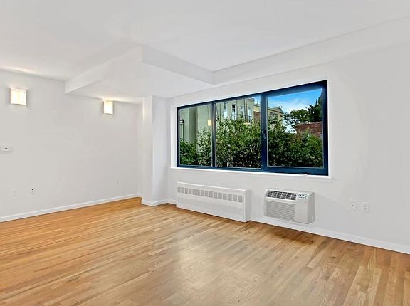 3rd image of 265 Van Brunt St #1C