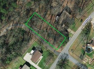 2155 Colonial Ln, Hickory, NC 28601