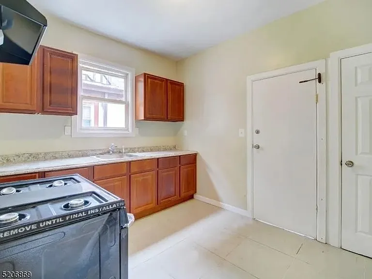 796 S 13th St #C — Photo 16