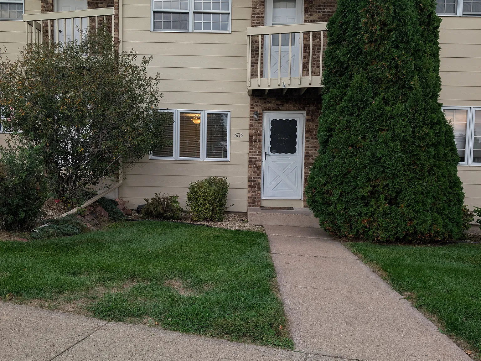 2 bed, 1.5 bath, $1,275 — Photo 1