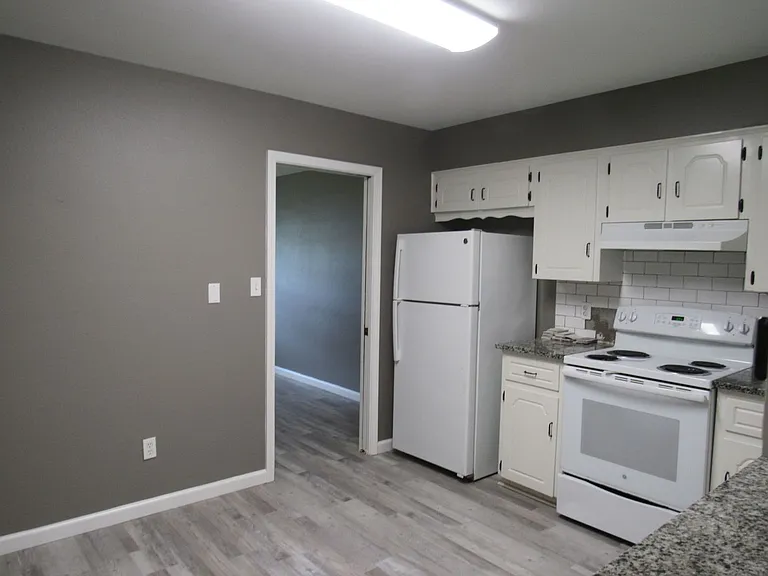 415 Waymack Dr — Photo 8