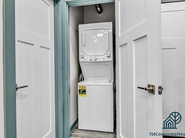 44 E Utica St #3B — Photo 13