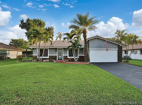 4th image of 10736 NW 19th St