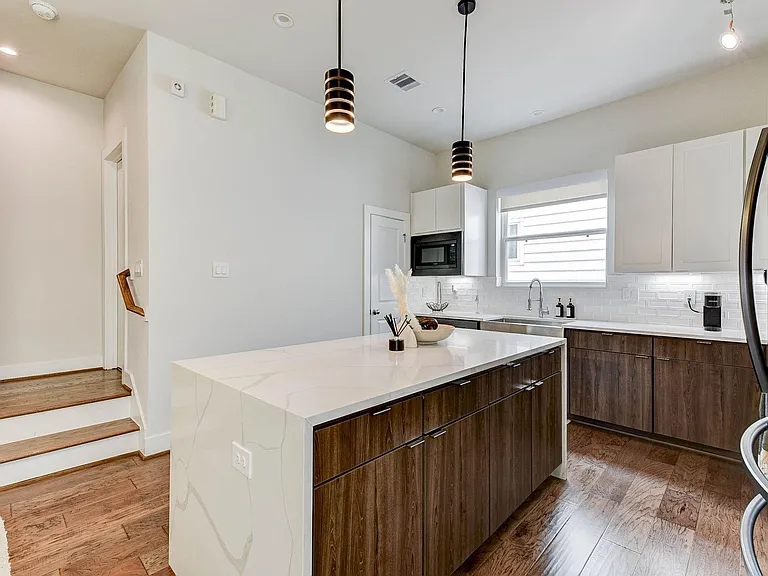 5857 Dolores St — Photo 23