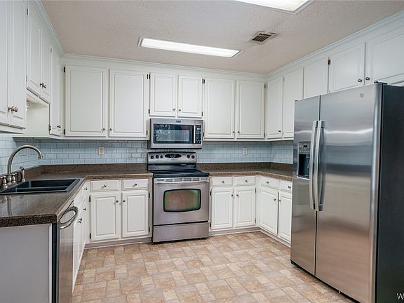 5th image of 18449 Whispering Meadow Blvd
