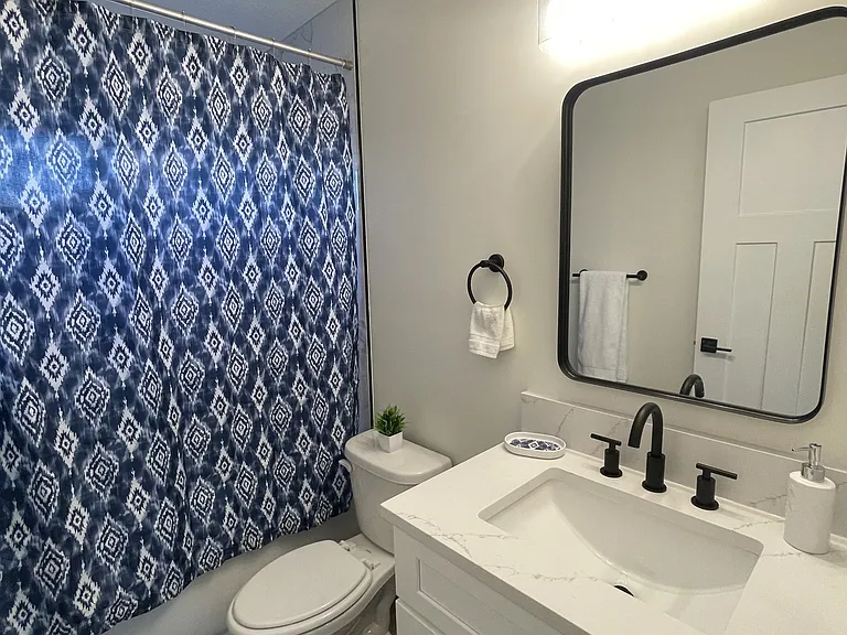 2233 Jefferson Ave #4 — Photo 16