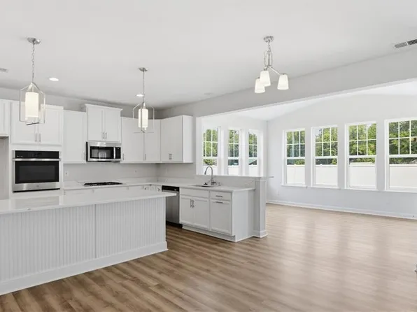 6033 Sam Callis Cir, Suffolk, VA 23435