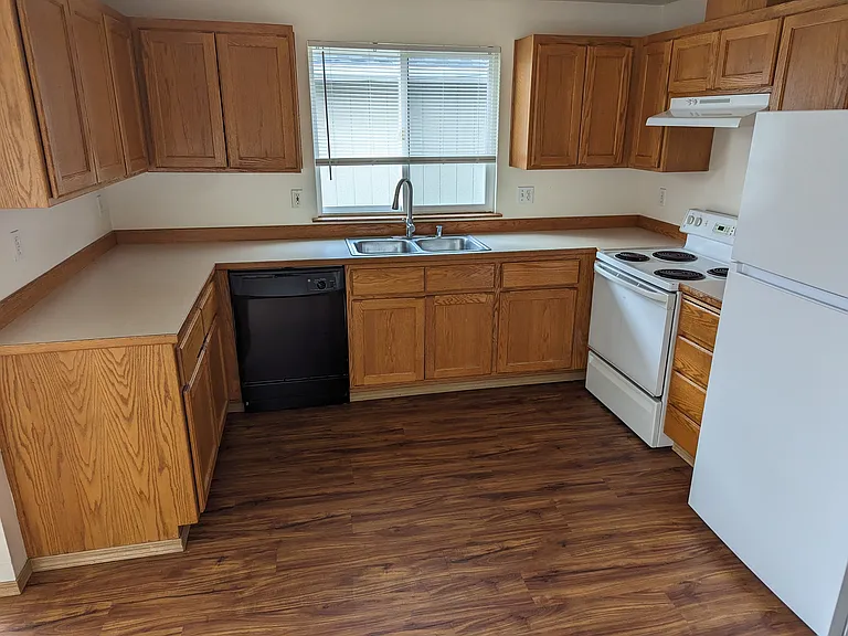 105th Pl NE — Photo 7