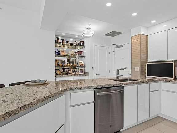 4th image of 347 N New River Drive E #310