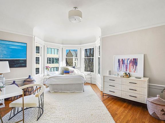 4th image of 1097 Green St APT 9