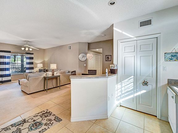 5th image of 160 S Shepard Dr APT 13