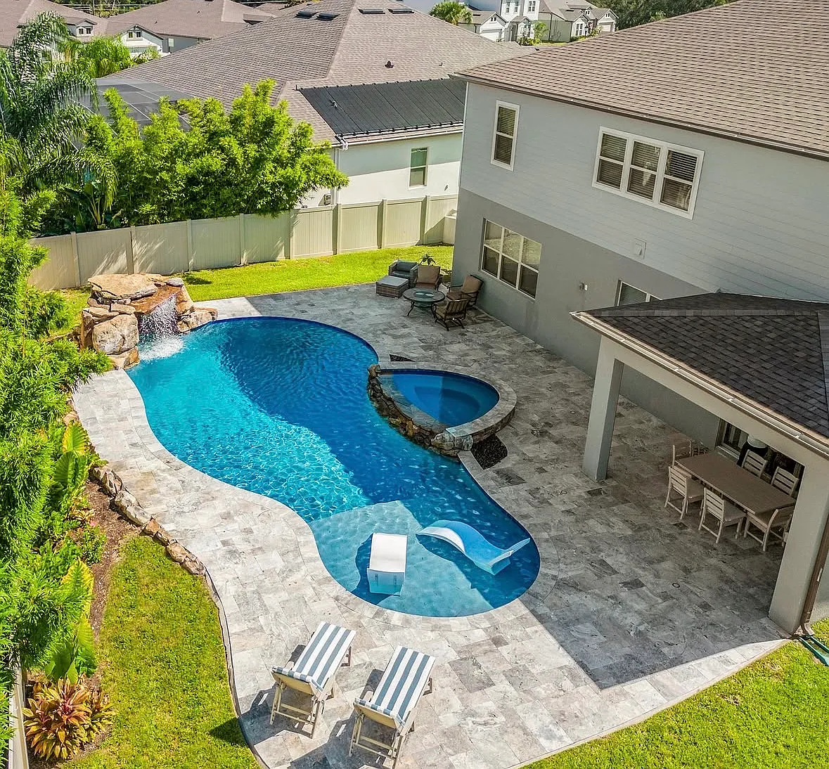 6 bed, 4.5 bath, 5059 sqft, $5,150 — Photo 4