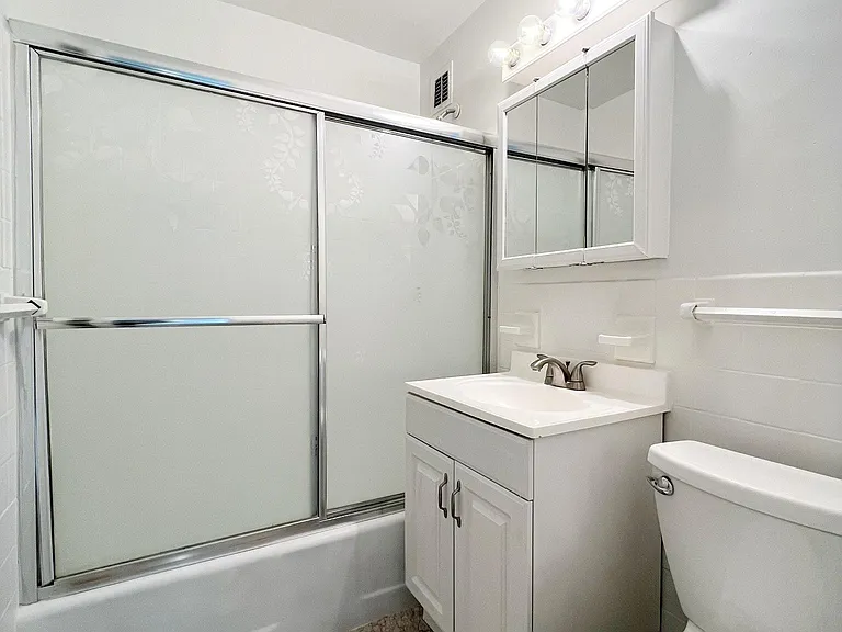 1021 Arlington Blvd #916 — Photo 10