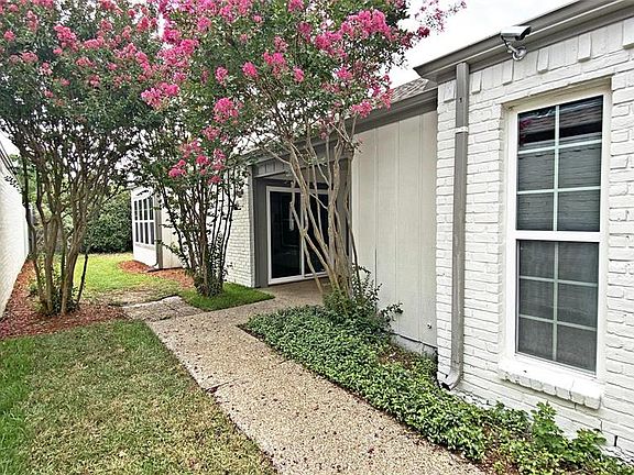 3rd image of 1104 Richland Oaks Dr