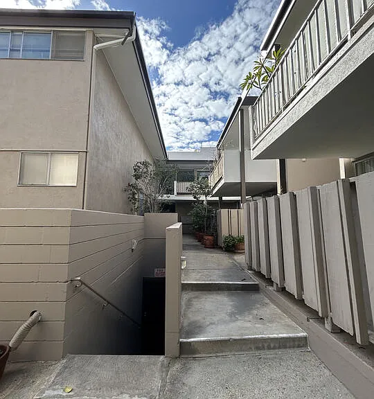 833 Moraga Dr #6 — Photo 18