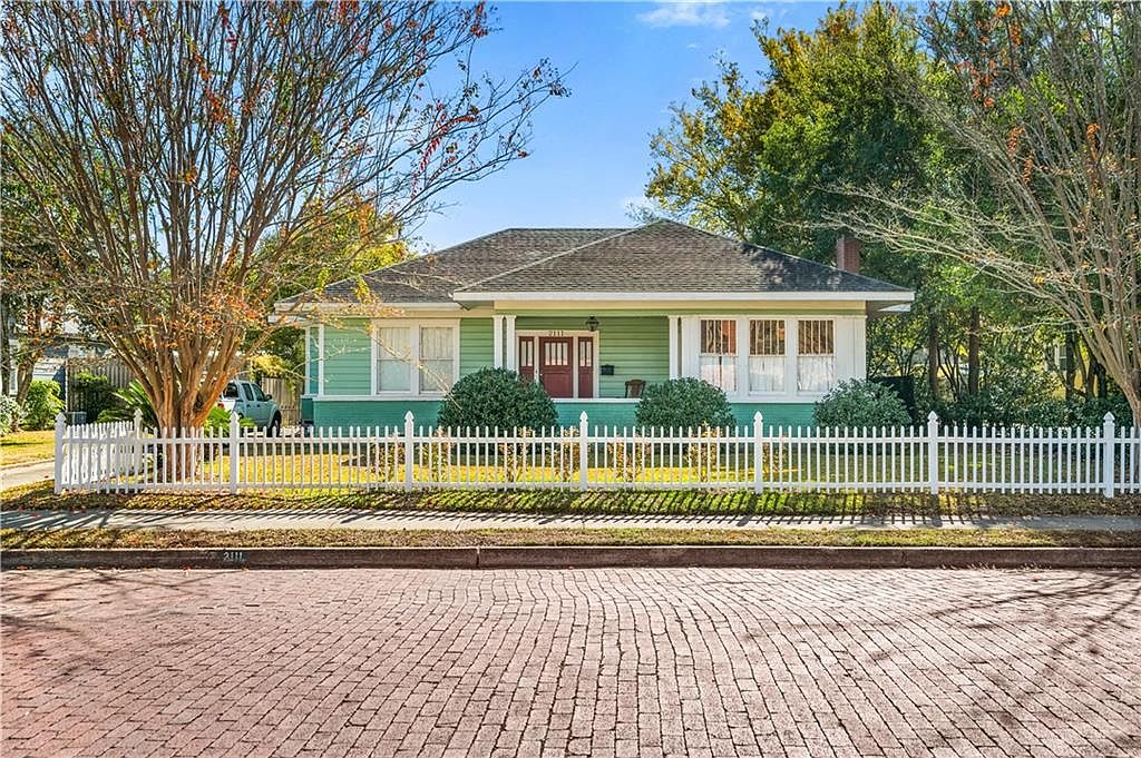 2111 Albert St, Alexandria, LA 71301 Zillow