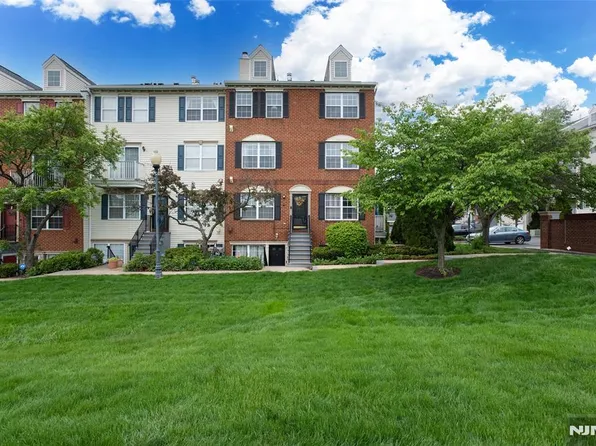 89 Vaughan Dr #824, Newark, NJ 07103