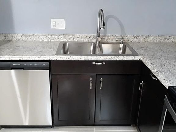 2nd image of 1531 Violet Ave APT A