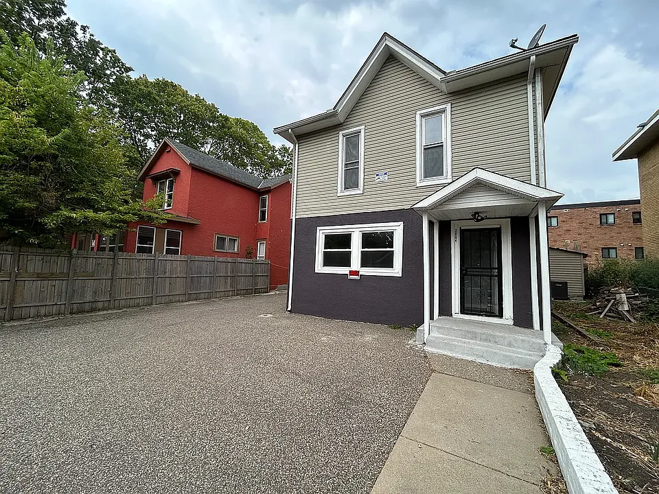 2804 Pillsbury Ave S