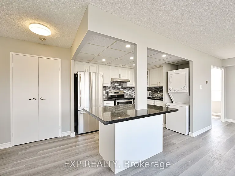 3695 Kaneff Cres #1404 — Photo 9