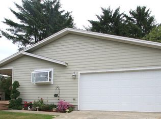 1253 June Ave SE, Bandon, OR 97411