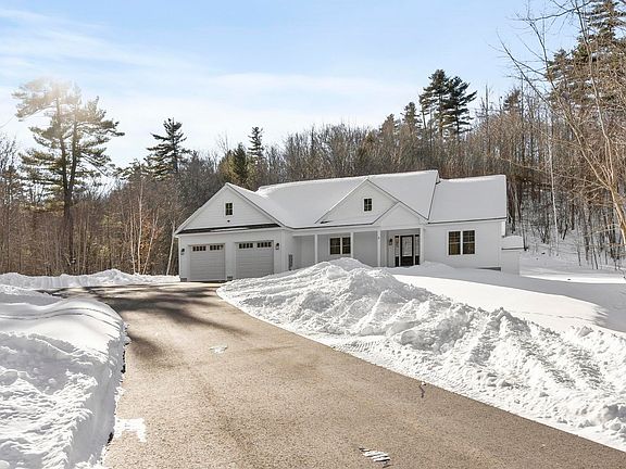 2nd image of 6 CASCADE Drive