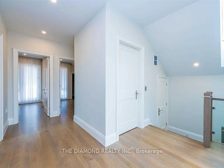 188 Westminster Ave — Photo 10