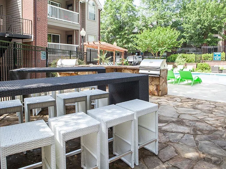 The Pointe at Lenox Park — Photo 20