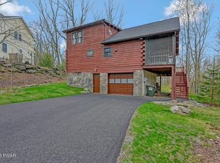 111 W End Dr, Lords Valley, PA 18428