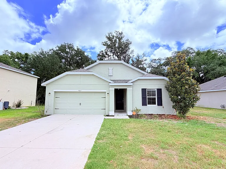 9803 Pepper Tree Pl — Photo 1
