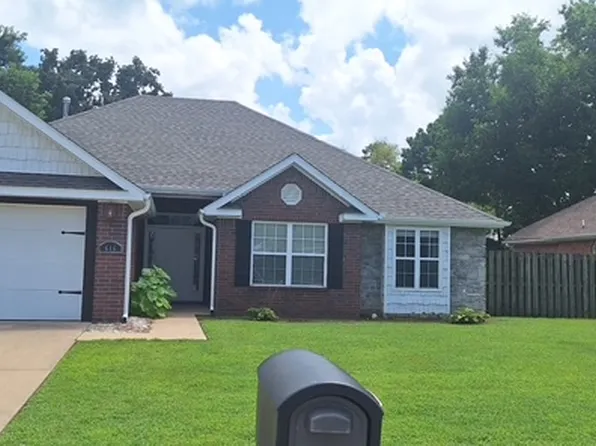 616 Highland Ct, Siloam Springs, AR 72761