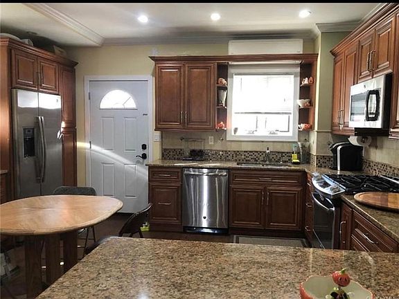 3rd image of 1366 Kearney Ave