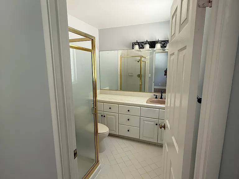 Corliss Dr — Photo 7