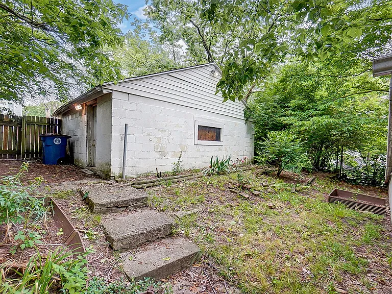 314 Sheridan Ave — Photo 23