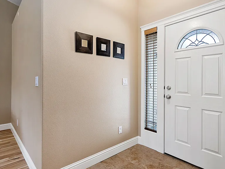 2315 E Conner St — Photo 4