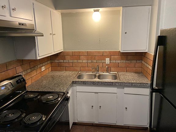 3rd image of 1803 W Gramercy Pl APT 1D