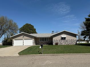 1408 Kennedy Memorial Dr, Mobridge, SD 57601